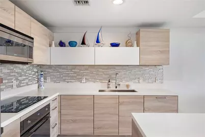 16385 Biscayne Blvd #503, North Miami Beach, FL 33160 - Photo 7