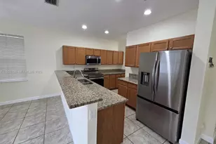 8841 W 34th Ct, Hialeah, FL 33018 - Photo 7