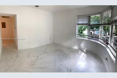 1000 Meridian Ave #23, Miami Beach, FL 33139 - Photo 3