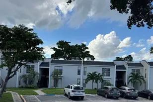 4431 Treehouse Ln, Tamarac, FL 33319 - Photo 3