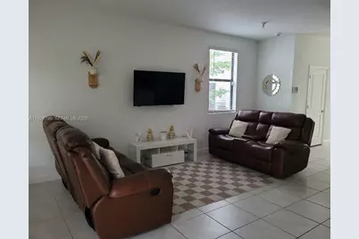 1161 SW 8th Ave, Florida City, FL 33034 - Photo 3