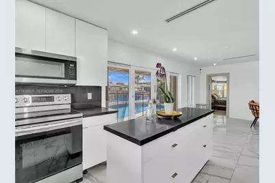 440 SE 8th Ave, Pompano Beach, FL 33060 - Photo 13