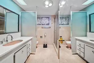 5255 Collins Ave, Miami Beach, FL 33140 - Photo 19