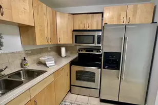 1800 Collins Ave, Miami Beach, FL 33139 - Photo 15