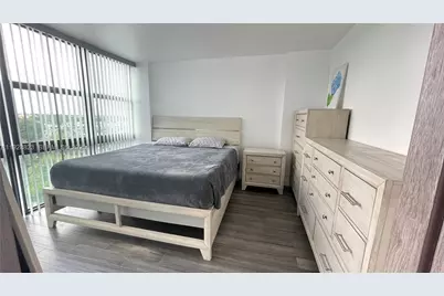 800 Parkview Dr #807, Hallandale Beach, FL 33009 - Photo 11