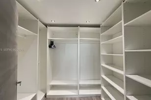 800 Parkview Dr, Hallandale Beach, FL 33009 - Photo 9