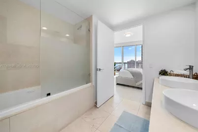 485 Brickell Ave #1709, Miami, FL 33131 - Photo 17