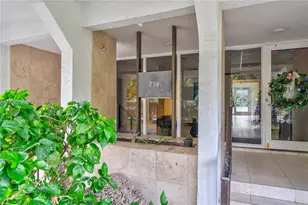 250 180th Dr, Sunny Isles Beach, FL 33160 - Photo 15