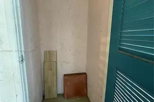 9755 Westview Dr, Coral Springs, FL 33076 - Photo 5