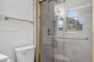 245 NE 175th St, North Miami Beach, FL 33162 - Photo 3