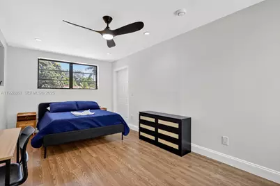 245 NE 175th St, North Miami Beach, FL 33162 - Photo 17