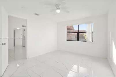 6580 W 27th Ct #58-21, Hialeah, FL 33016 - Photo 11