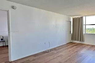 1300 NE Miami Gardens Dr, Miami, FL 33179 - Photo 11