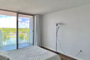 1300 NE Miami Gardens Dr, Miami, FL 33179 - Photo 13