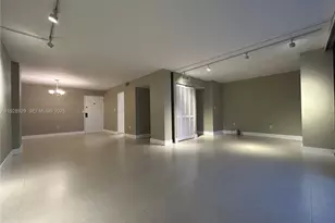 1450 Brickell Bay Dr, Miami, FL 33131 - Photo 9