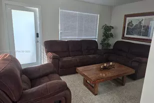 9228 SW 37th St, Miami, FL 33165 - Photo 5