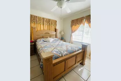 2045 NW 34th St, Miami, FL 33142 - Photo 11