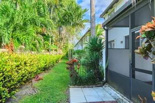 9719 Darlington Pl, Cooper City, FL 33328 - Photo 21