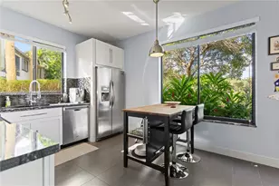 10527 NW 10th Ct, Plantation, FL 33322 - Photo 7