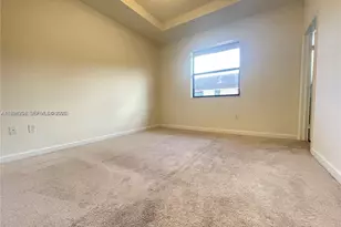 10491 W 34th Ct, Hialeah, FL 33018 - Photo 19