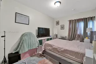 1910 NW 72nd St, Miami, FL 33147 - Photo 19