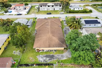 1910 NW 72nd St, Miami, FL 33147 - Photo 35