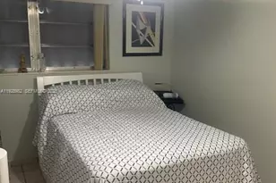 1011 NW 27th Ct, Miami, FL 33125 - Photo 11