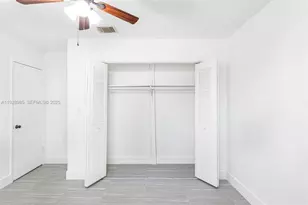 1722 NW 5th St, Miami, FL 33125 - Photo 15