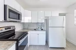 1722 NW 5th St, Miami, FL 33125 - Photo 3