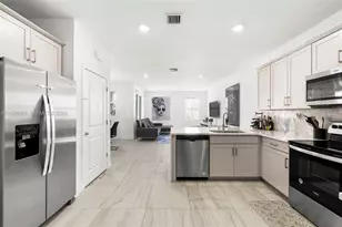 17042 SW 1st St, Pembroke Pines, FL 33027 - Photo 15