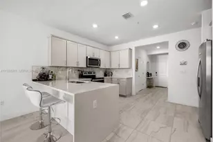 17042 SW 1st St, Pembroke Pines, FL 33027 - Photo 19