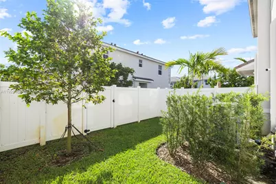 17042 SW 1st St, Pembroke Pines, FL 33027 - Photo 43