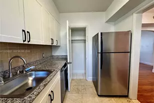 530 SW 10th St, Miami, FL 33130 - Photo 13