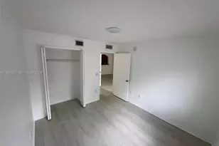 1301 SE 28th Ln, Homestead, FL 33035 - Photo 9