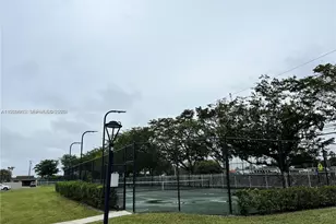 665 SW 113th Way, Pembroke Pines, FL 33025 - Photo 17