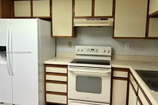 665 SW 113th Way, Pembroke Pines, FL 33025 - Photo 5