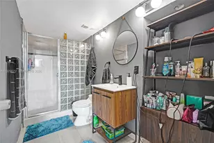 600 NE 36th St, Miami, FL 33137 - Photo 11