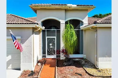 2835 Fairways Dr, Homestead, FL 33035 - Photo 5