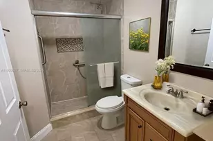 18310 NW 68th Ave, Hialeah, FL 33015 - Photo 5