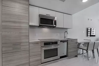 1300 Brickell Bay Dr #1912, Miami, FL 33131 - Photo 7