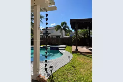 574 NW 159th Ave, Pembroke Pines, FL 33028 - Photo 19