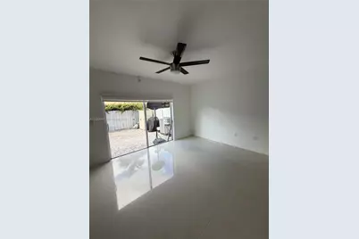 956 SW 148th Pl, Miami, FL 33194 - Photo 7