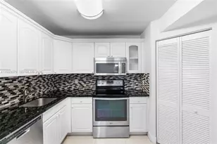 9273 Collins Ave, Surfside, FL 33154 - Photo 17