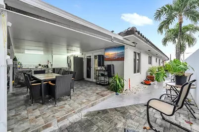 1071 W 37th St, Hialeah, FL 33012 - Photo 25