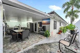 1071 W 37th St, Hialeah, FL 33012 - Photo 25