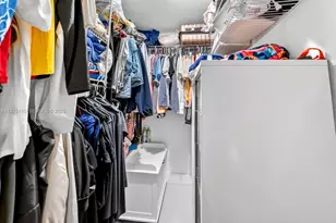 1071 W 37th St, Hialeah, FL 33012 - Photo 17