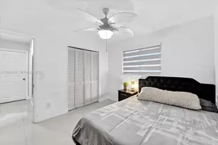 1071 W 37th St, Hialeah, FL 33012 - Photo 15