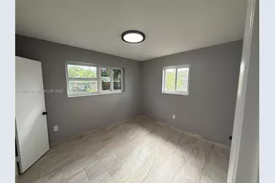 19401 NE 1st Ave, Miami, FL 33179 - Photo 9