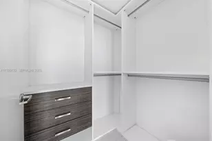 92 SW 3rd St, Miami, FL 33130 - Photo 11