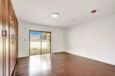 1051 NE 204th Ln, Miami, FL 33179 - Photo 23